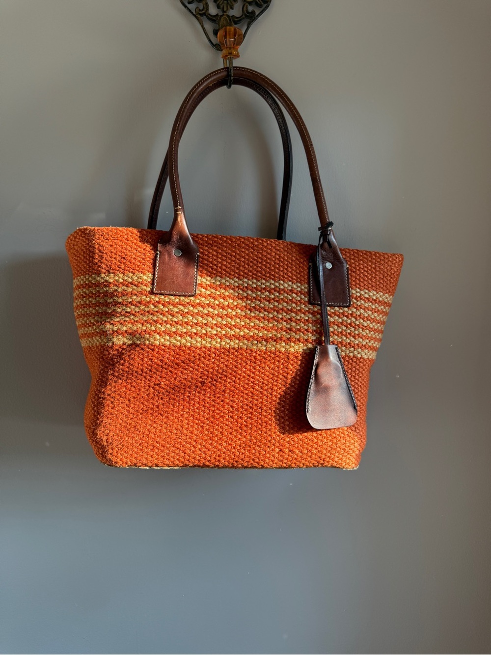 Gap Orange Jute & Straw Tote Bag 12"x10" wLeather Handles and new Felt Insert.